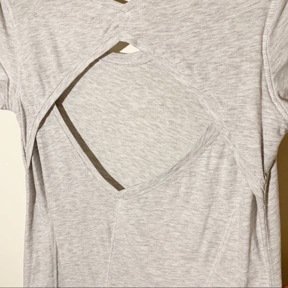 🌸 ZELLA Open Back Short Sleeve Workout Top - Picture 6 of 8